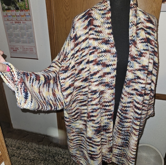 Sweater - Picture 3 of 4